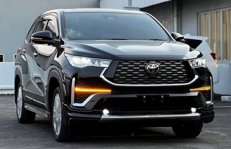 Toyota Innova Zenix